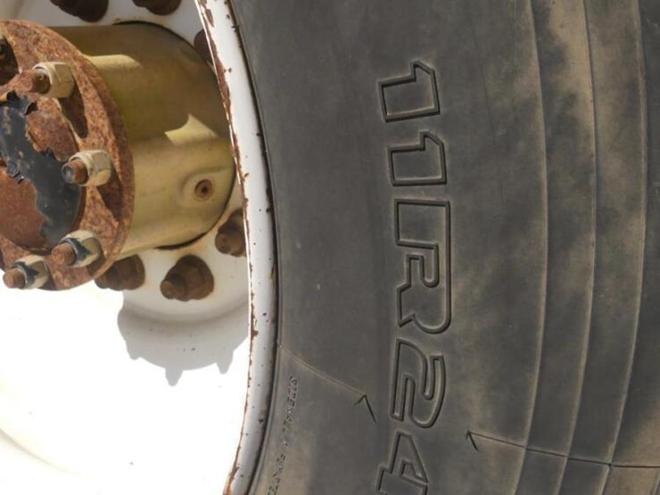 2016-peterbilt-579-image-8