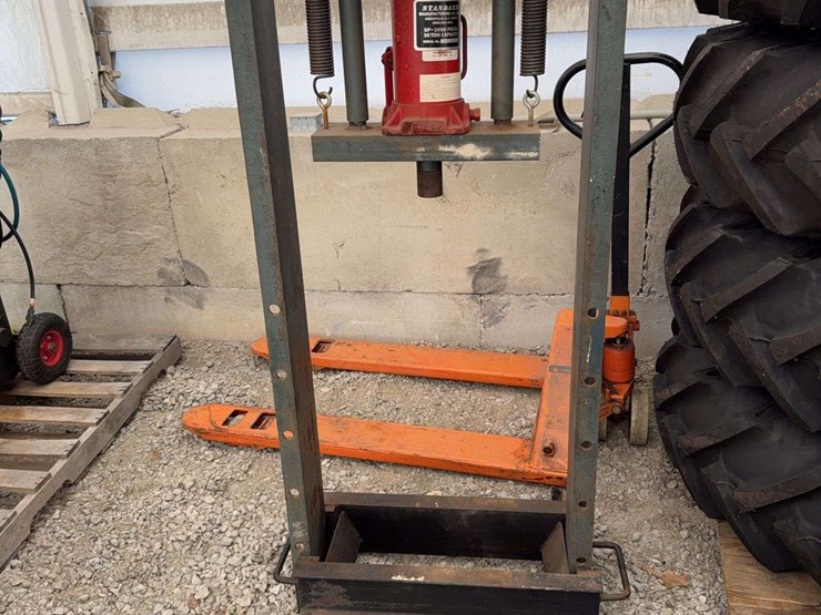standard-manufacturing-30-ton-shop-press-image-1