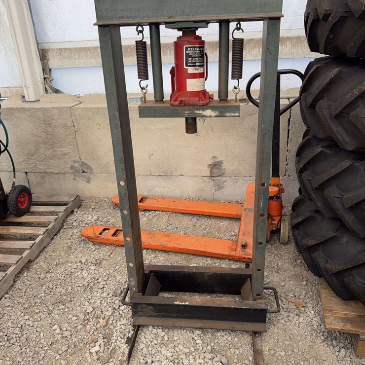 Standard Manufacturing 30 Ton Shop Press