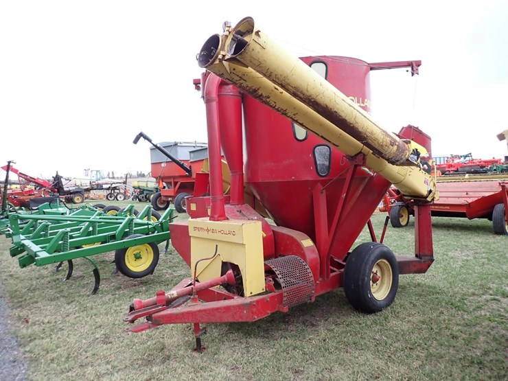 new-holland-353-image-1