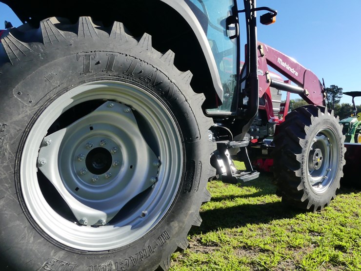 2020-mahindra-6075-image-6