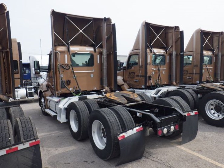 2022-kenworth-t680-image-12