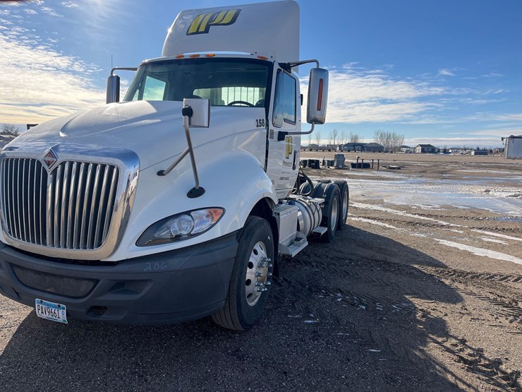 2015-international-prostar-image-3