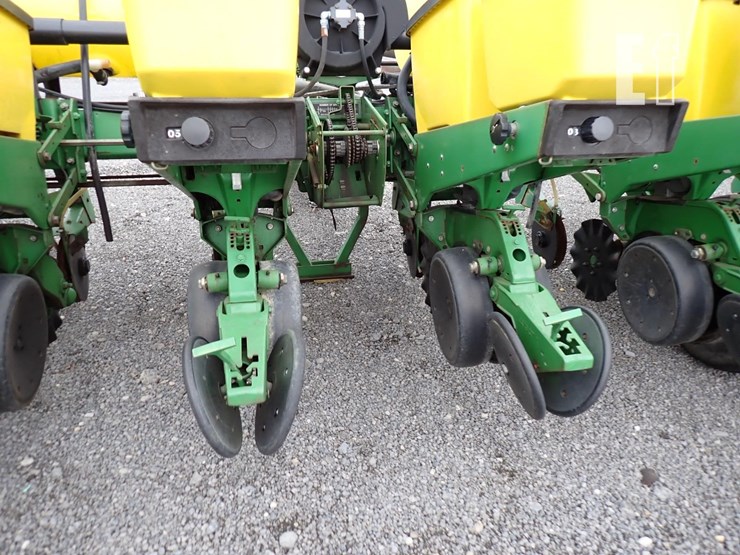 john-deere-1750-image-10