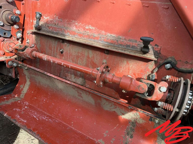 hesston-8450-image-50