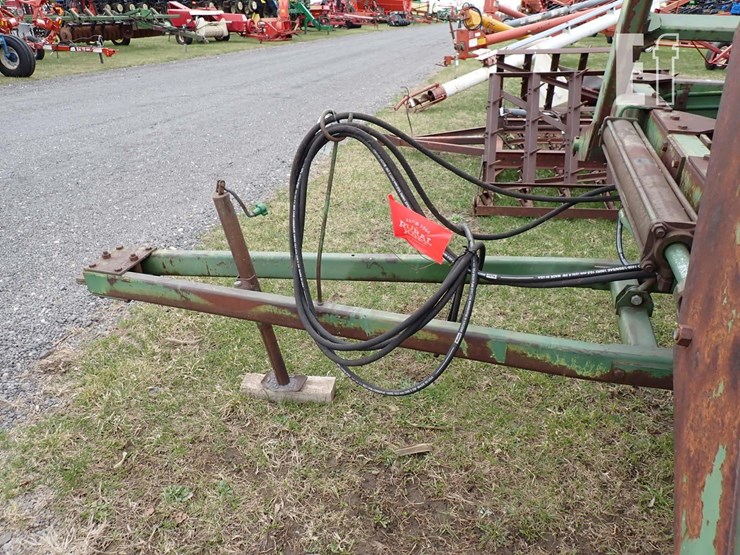 john-deere-230-image-13