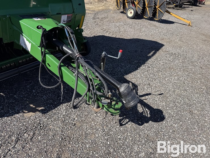 2024-john-deere-561m-image-11