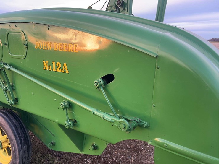john-deere-no.-12a-pull-type-combine-image-49