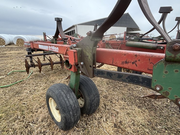 #1079-•-brillion-land-commander-v-ripper-(nelson,-wi)-image-9