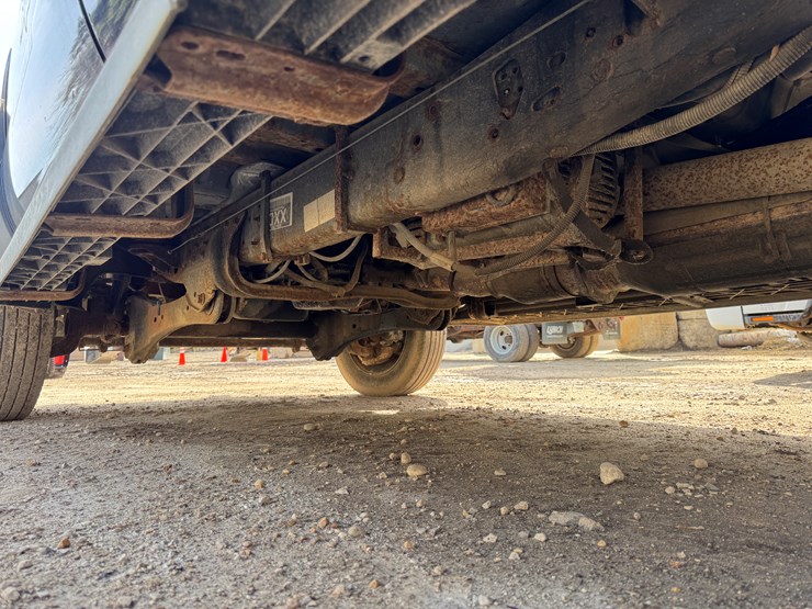 2012-ford-f550-xlt-image-15