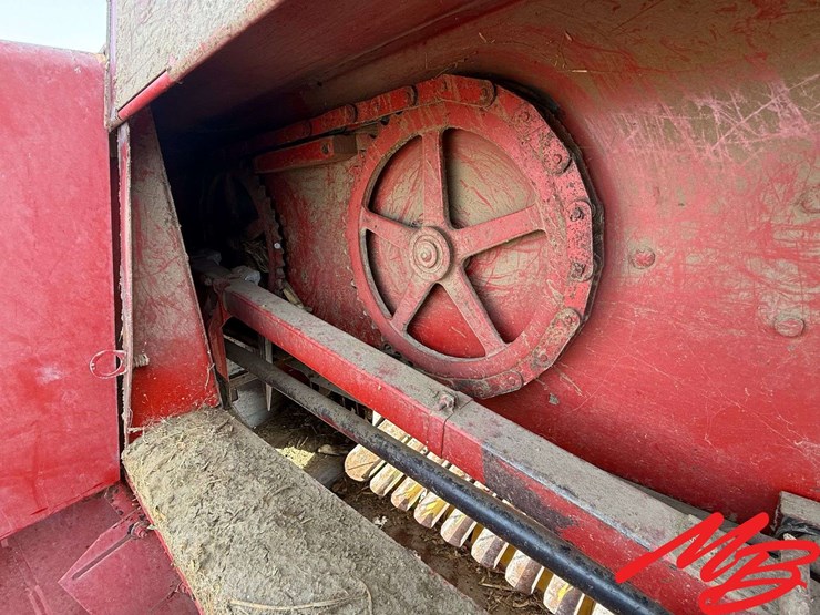 new-holland-426-image-9