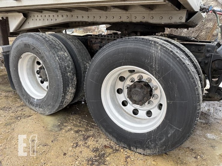 2010-international-prostar-image-5