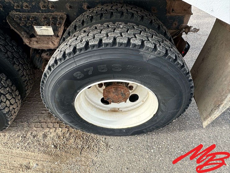 2008-international-7400-image-15