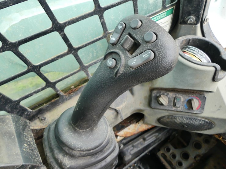 2014-bobcat-t870-image-14