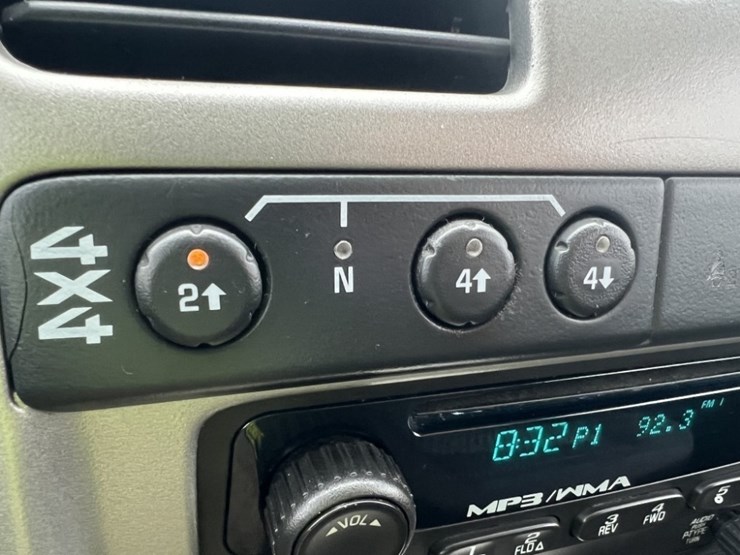 2012-chevrolet-colorado-image-32