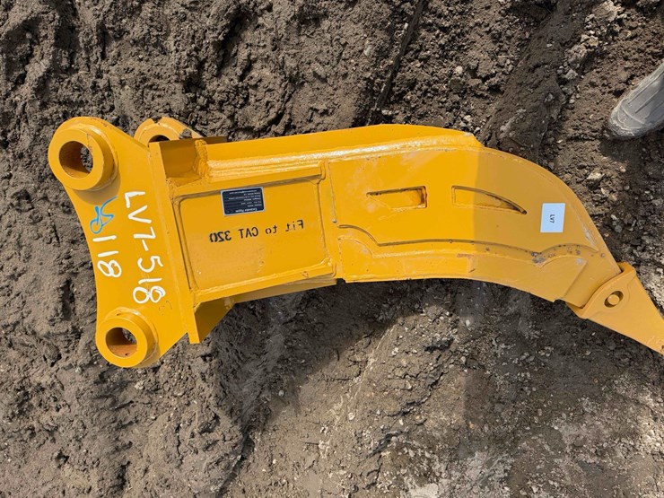 caterpillar-320-image-7