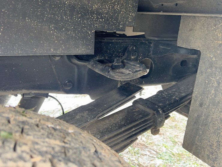 2011-chevrolet-3500hd-image-37