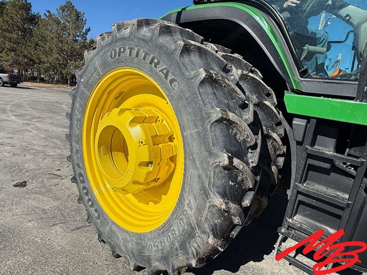 2023-john-deere-8r-370-image-21