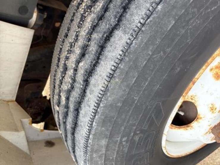 1994-international-4900-image-9