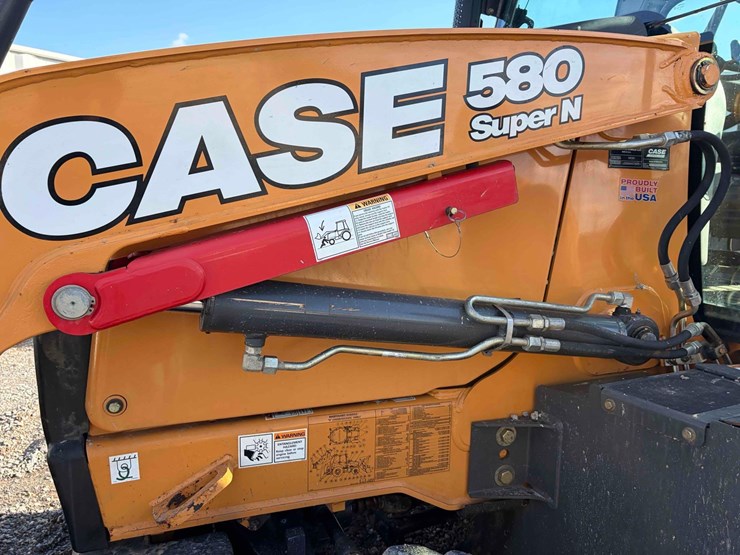 2019-case-580sn-image-11