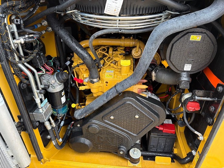 2025-caterpillar-255-image-7