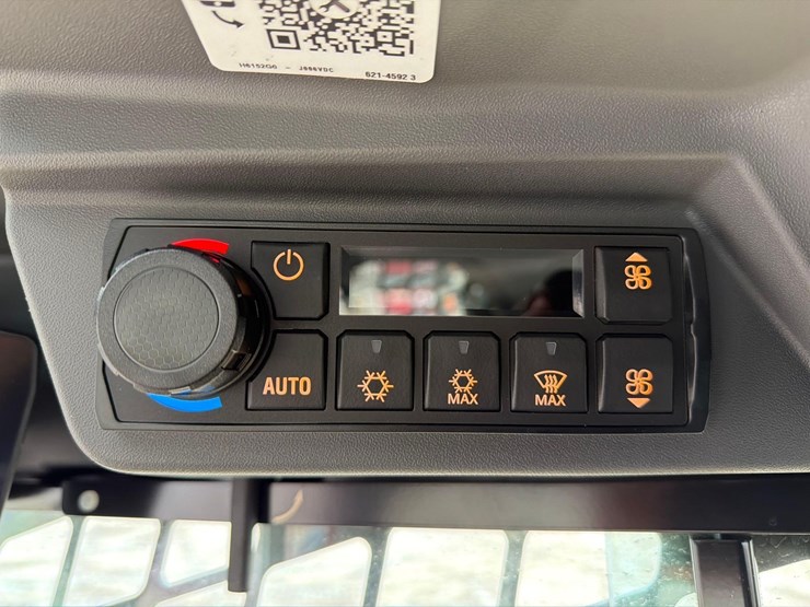 2025-caterpillar-255-image-22