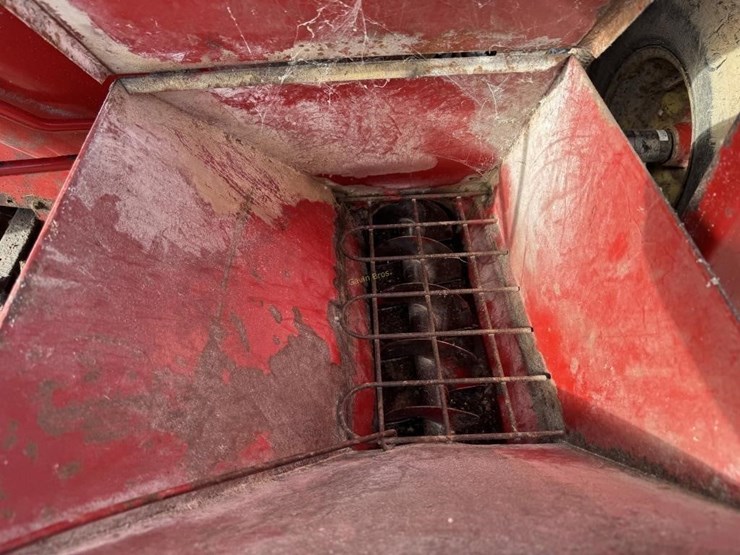 355-new-holland-355-image-9