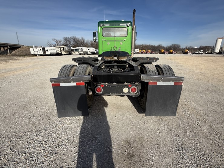 2021-peterbilt-367-image-7