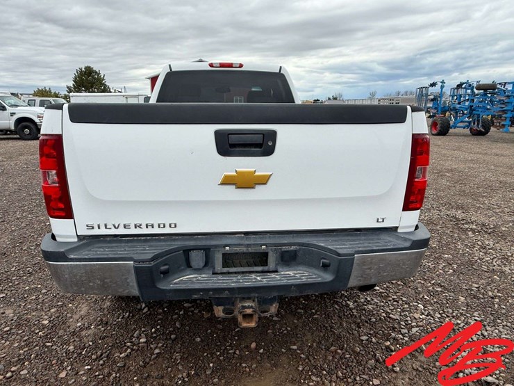 2014-chevrolet-2500-image-8