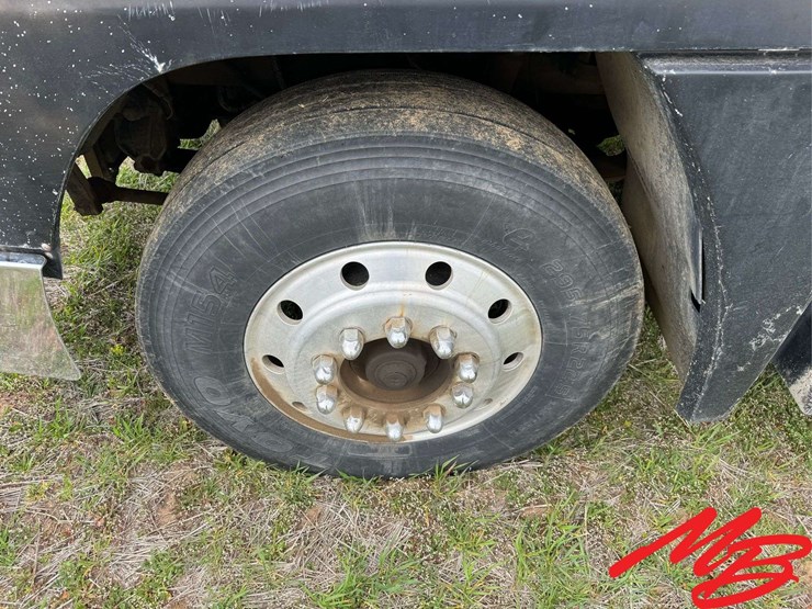 1990-freightliner-fld120-image-19