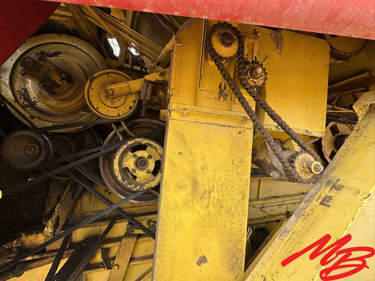 new-holland-70-image-17