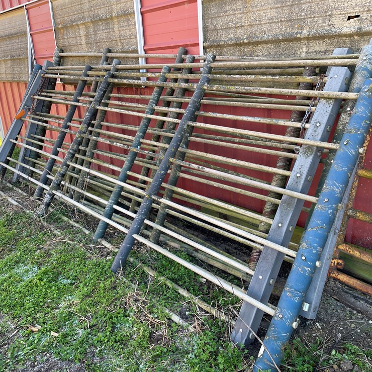 #6048 • (6) 12' Corral Gates