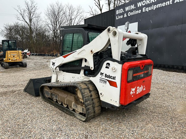 2022-bobcat-t770-image-2
