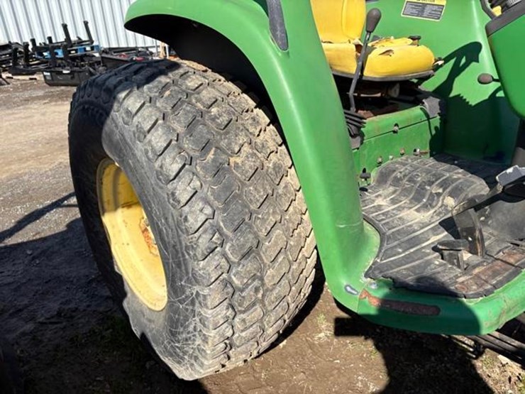john-deere-4700-image-6