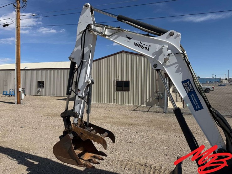 2013-bobcat-e35-image-12