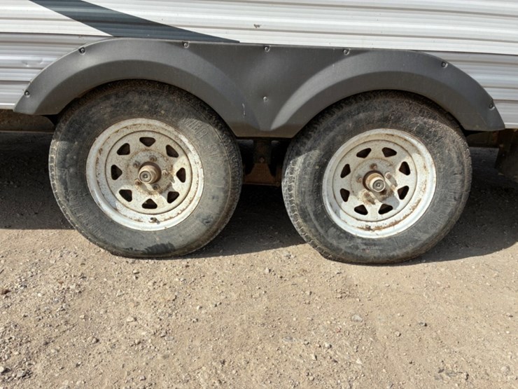 2014-jayco-jayfeather-travel-trailer-image-8