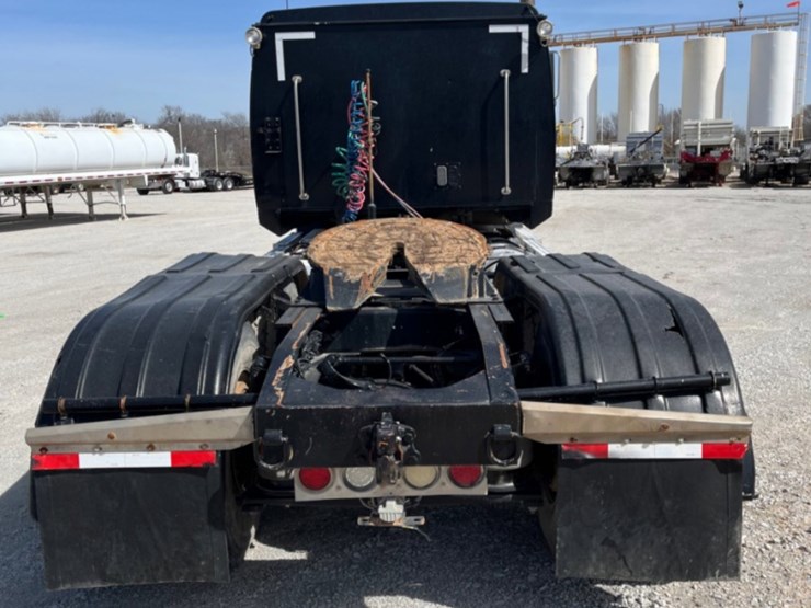 2011-western-star-4900sa-image-6