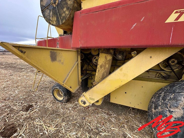 new-holland-70-image-14