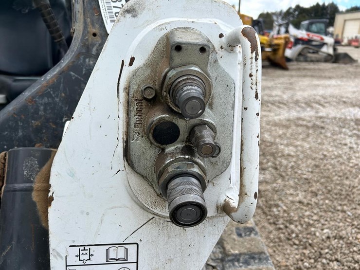 2022-bobcat-t550-image-11