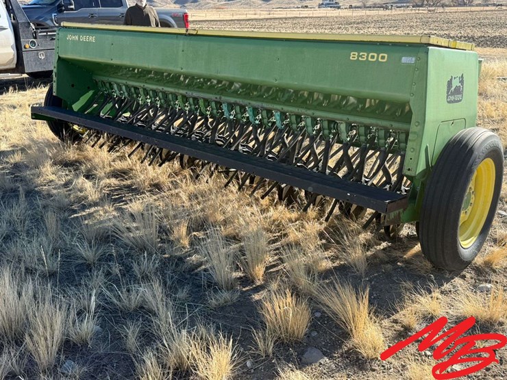 john-deere-8300-image-5