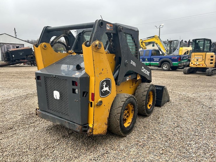 2020-deere-318g-image-4