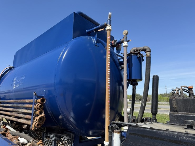 2013-peterbilt-367-image-15