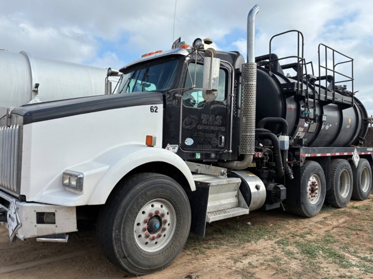 2013-kenworth-t800-image-1