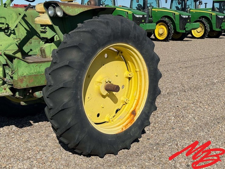 john-deere-3010-image-7