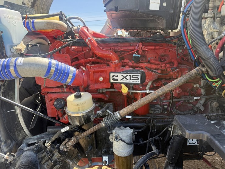 2018-peterbilt-567-image-9