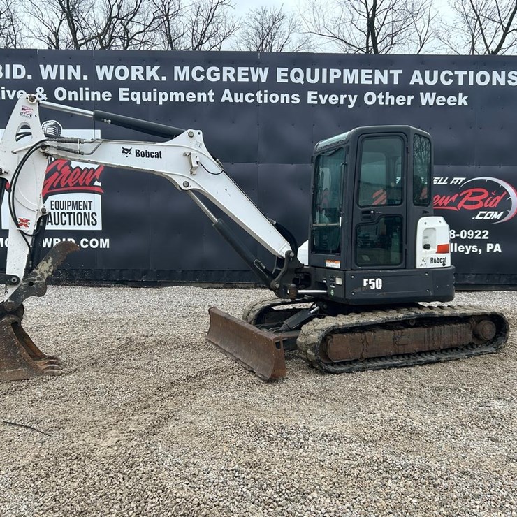 2016 BOBCAT E50