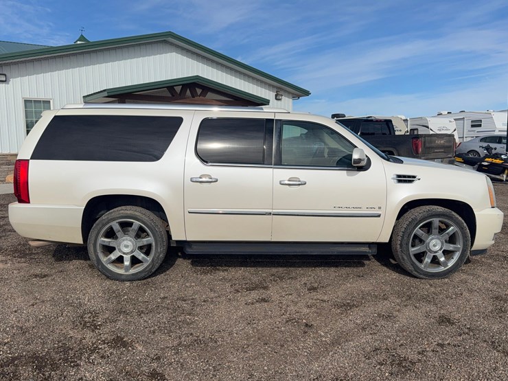 2008-cadillac-escalade-image-6