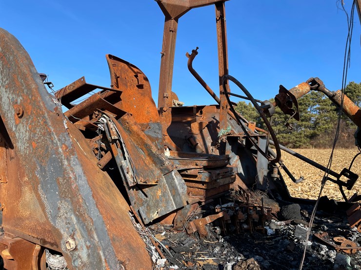 new-holland-t8030-image-35