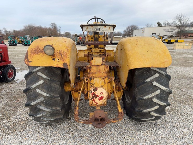 international-806-image-4