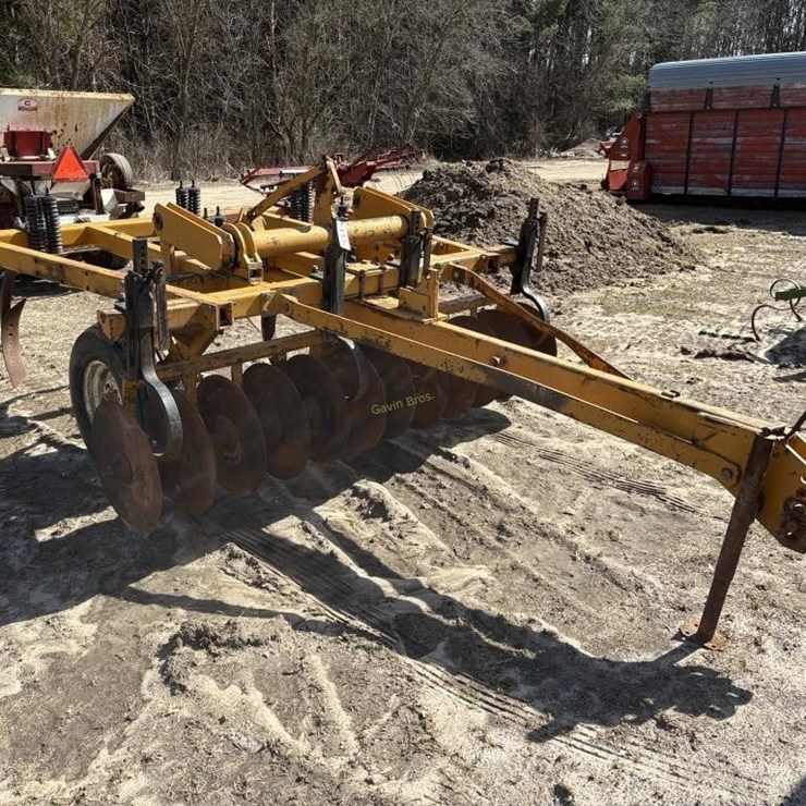 Dakon 5 Shank Chisel Plow with Disc